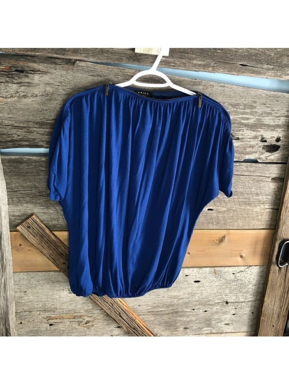UK2LA Size Large Blue Adjustable Zippered Neck Top